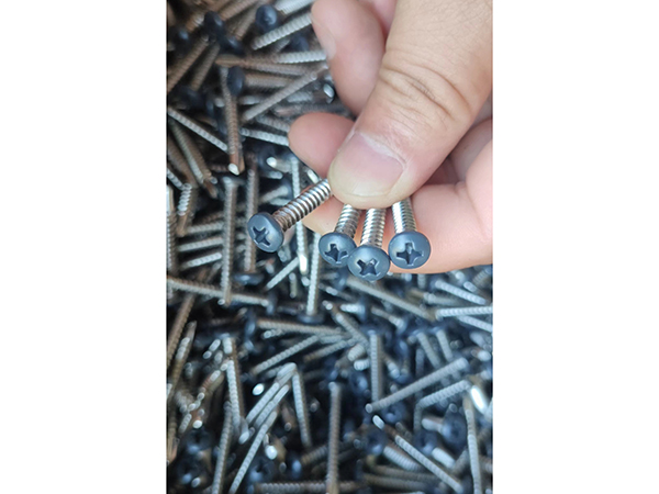 头部烤漆钻尾螺钉